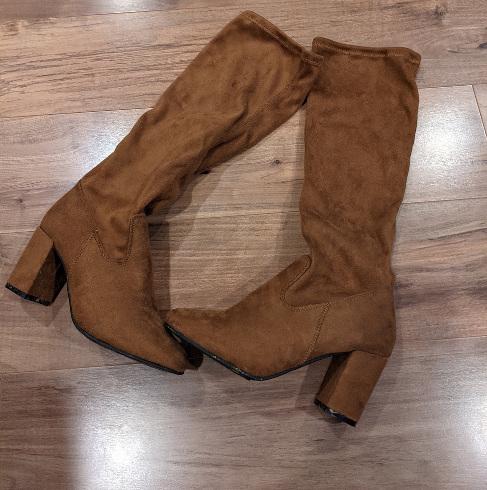 Brown high boots price not negotiable